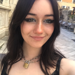 Stella's Profile Picture